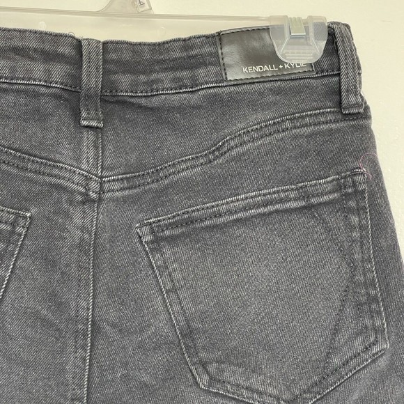 Kendall & Kylie Womens Shorts The Drifter High Rise Denim Jeans Size 7 Size 28 - Picture 3 of 16